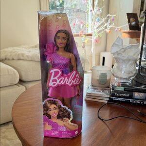 Barbie Fashionistas Doll #225, a curvy body type doll with brown hair NIB